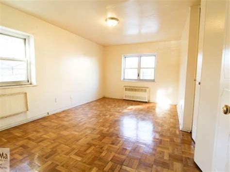 Make your move worry-free with a semi-furnished apartment, complete with <strong>bedroom</strong> and living room furniture, basic cookware, and other necessities. . Cheap 1 bedroom apartments in yonkers ny 600